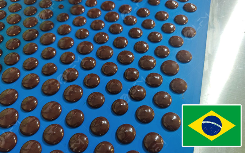 Déposeuse à gouttes de chocolat pour le Brésil