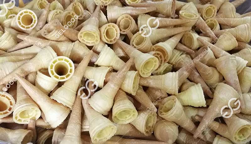 Semi-automatic ice cream wafer cone machine