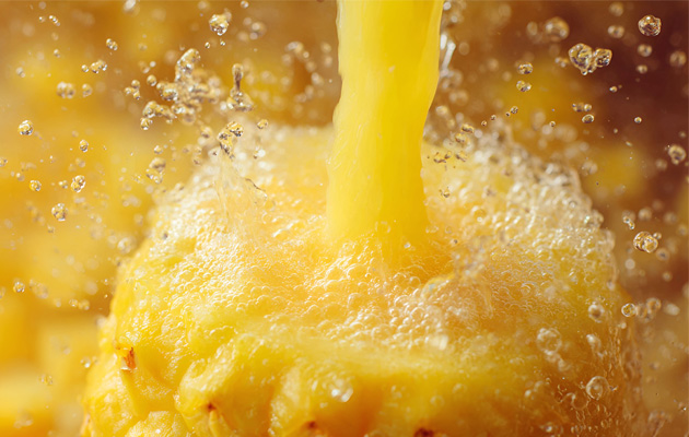 extrating pineapple juice