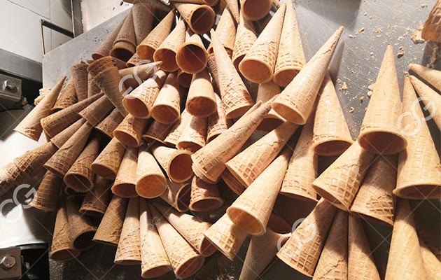 Máquina para fazer cones de açúcar