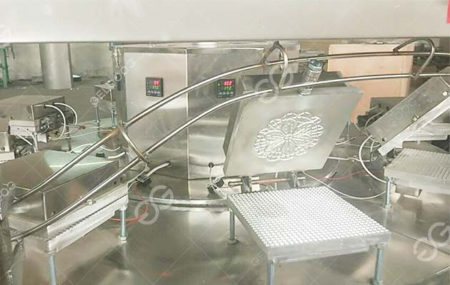 Semi Automatic Pizzelle Machine